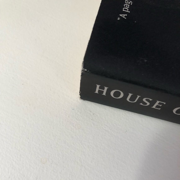 "House of Sand and Fog" Book - Picture 3 of 5